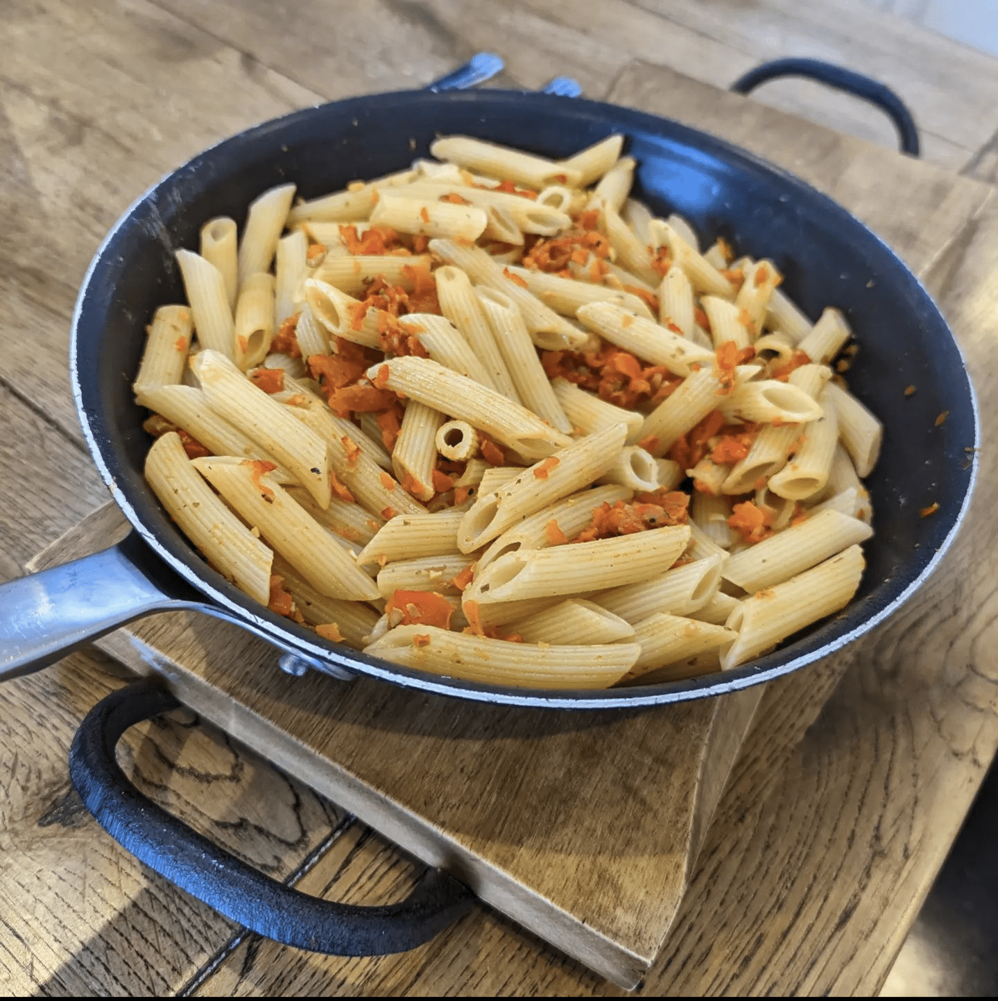 Pepper and smoked almond pasta